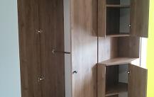 SZAFY  WNĘKOWE  Z  DRZWIAMI   OTWIERANYMI