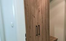 SZAFY  WNĘKOWE  Z  DRZWIAMI   OTWIERANYMI