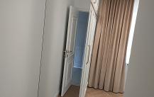 SZAFY  WNĘKOWE  Z  DRZWIAMI   OTWIERANYMI